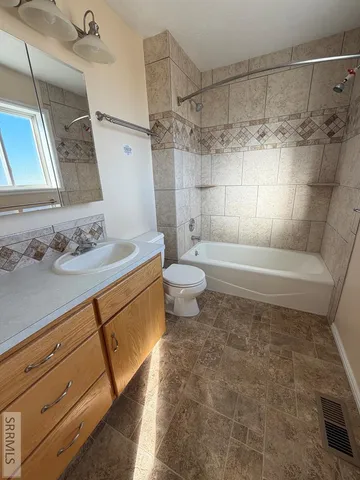 $625,000 | 1077 East 1300 North, Shelley, ID 83274