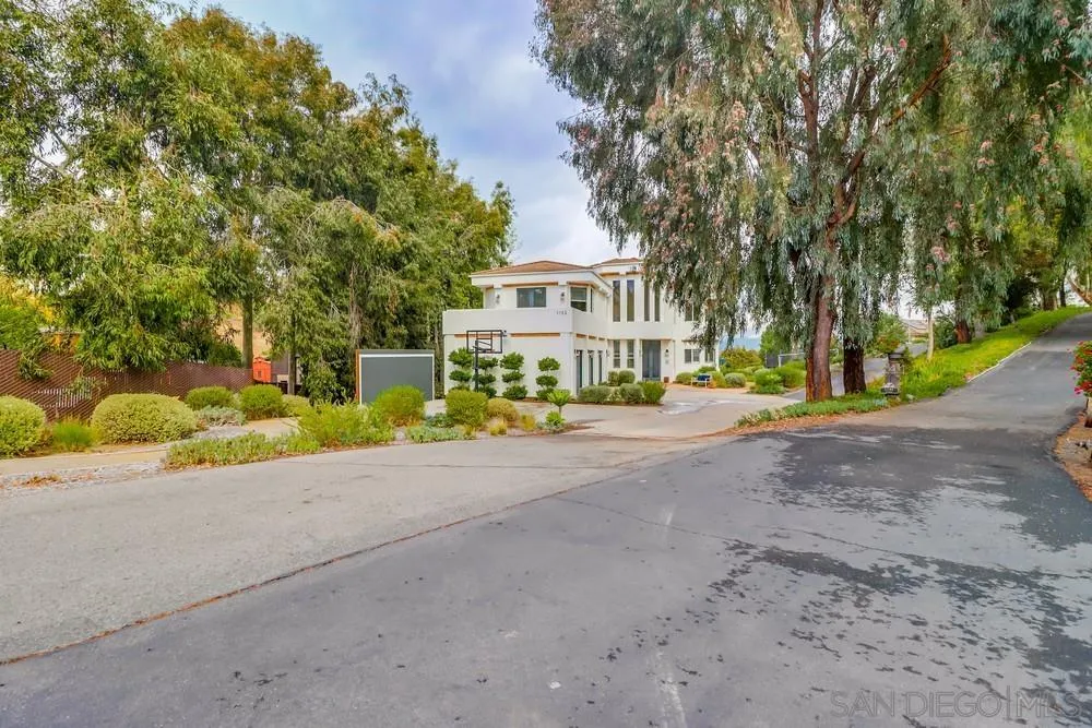 1152 Via Conejo Escondido, CA 92029 - Photo 4 of 75