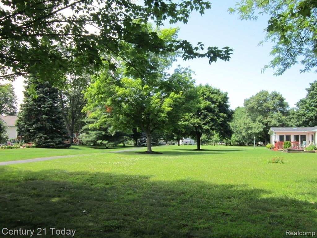 1965 Roxbury Run Wixom, MI 48393 - Photo 62 of 66 The Greens right.jpg