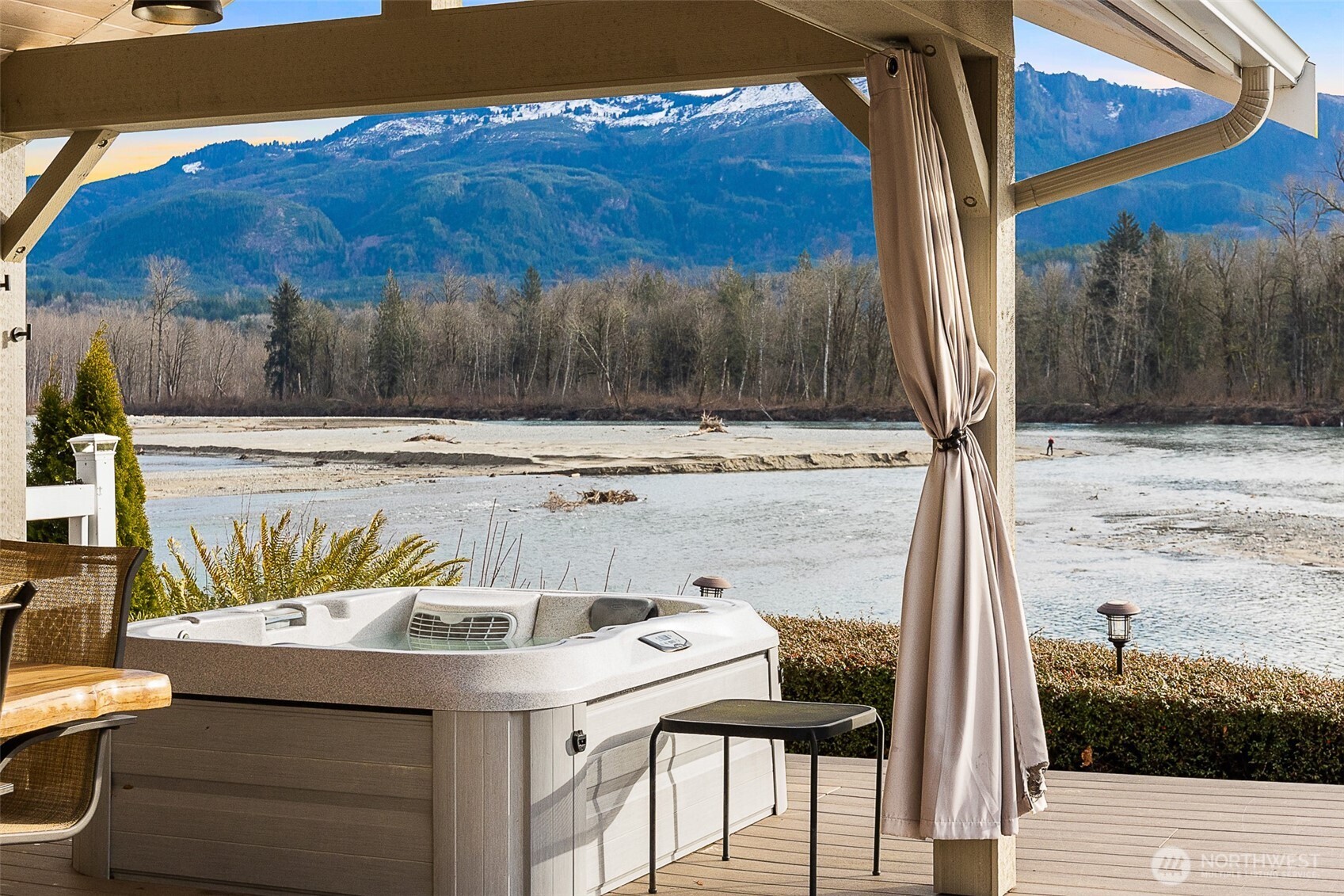 1122 Dyer Road Sultan, WA 98294 - Photo 34 of 40 a terrace with a table and chairs