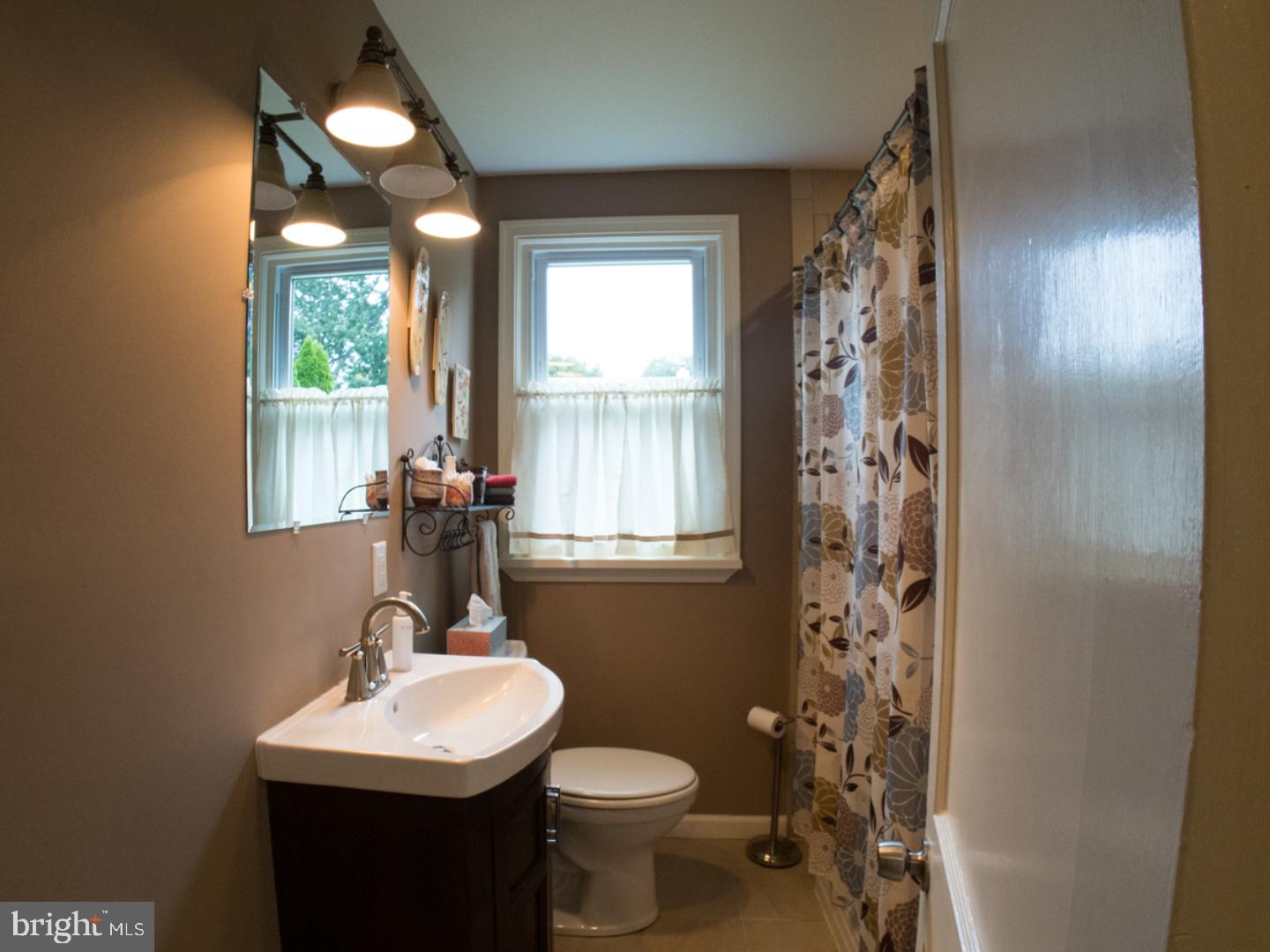 500 Ryanard Road Wallingford, PA 19086 - Photo 13 of 25 Bathroom