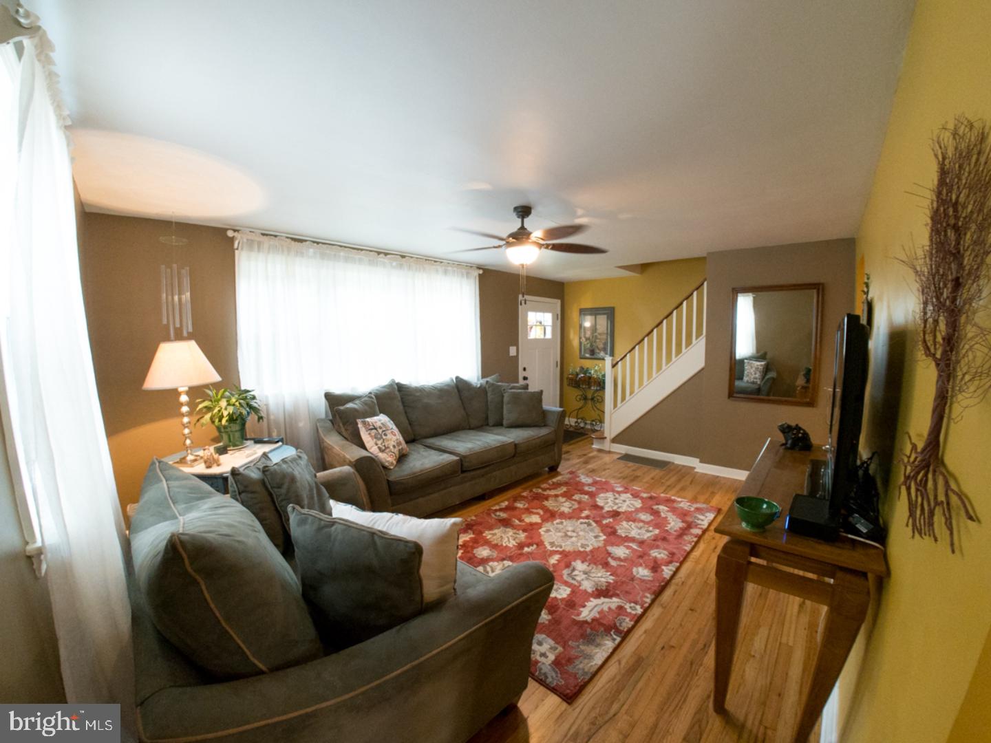 500 Ryanard Road Wallingford, PA 19086 - Photo 3 of 25 Living Room