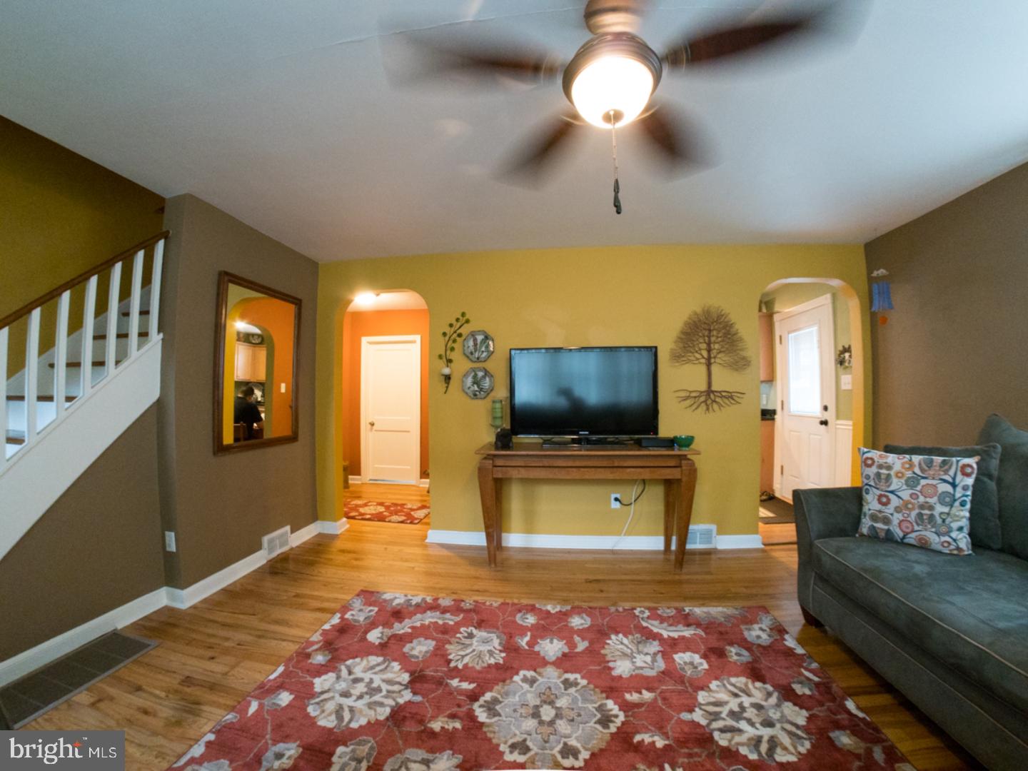 500 Ryanard Road Wallingford, PA 19086 - Photo 5 of 25 Living Room
