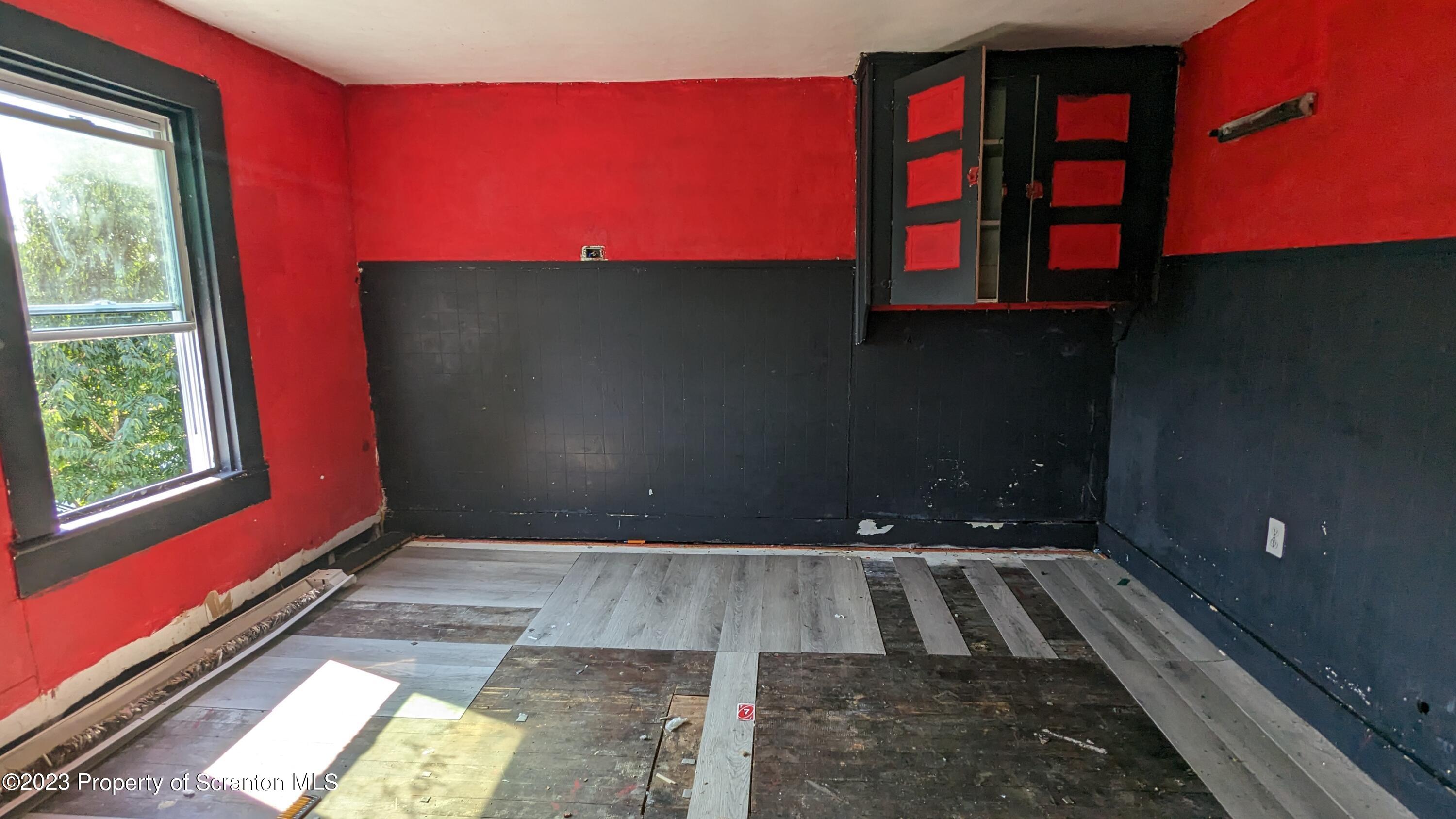 357 Hughes Court Scranton, PA 18504 - Photo 10 of 16