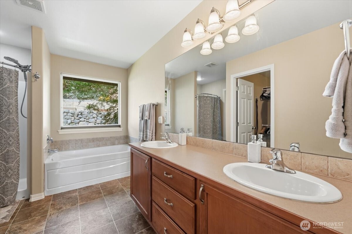 2132 West Honeysett Road Wenatchee, WA 98801 - Photo 19 of 38
