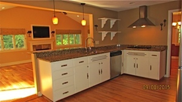 22 Greenwood Road Andover, MA 01810 - Photo 6 of 27 Gallery Image 6