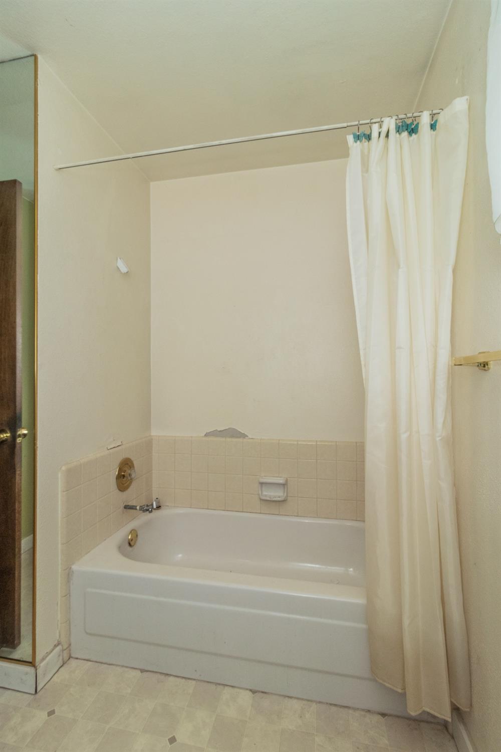 17307 Monreal Road Madera, CA 93636 - Photo 14 of 24 Gallery Image 14