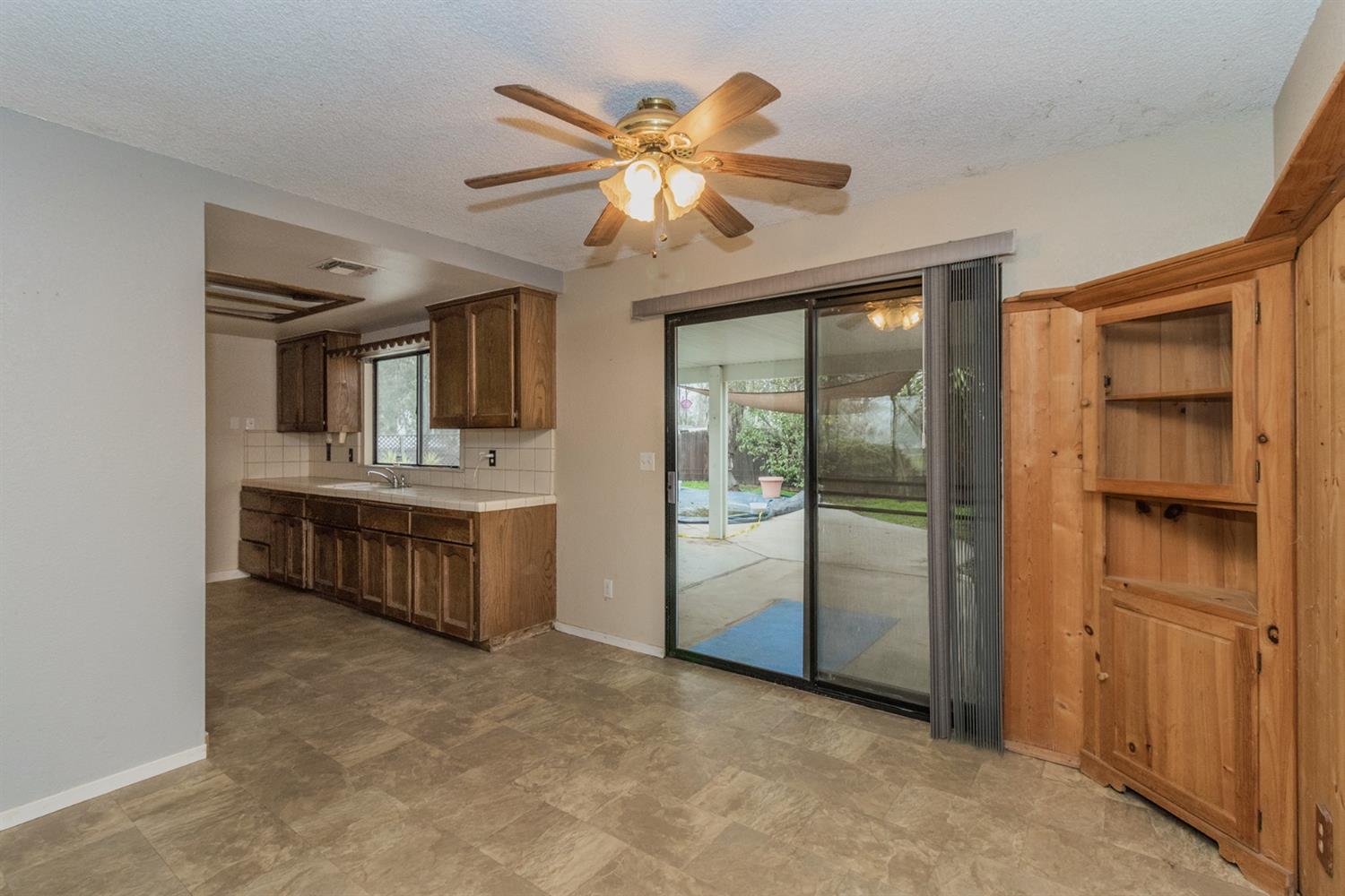 17307 Monreal Road Madera, CA 93636 - Photo 5 of 24 Gallery Image 5