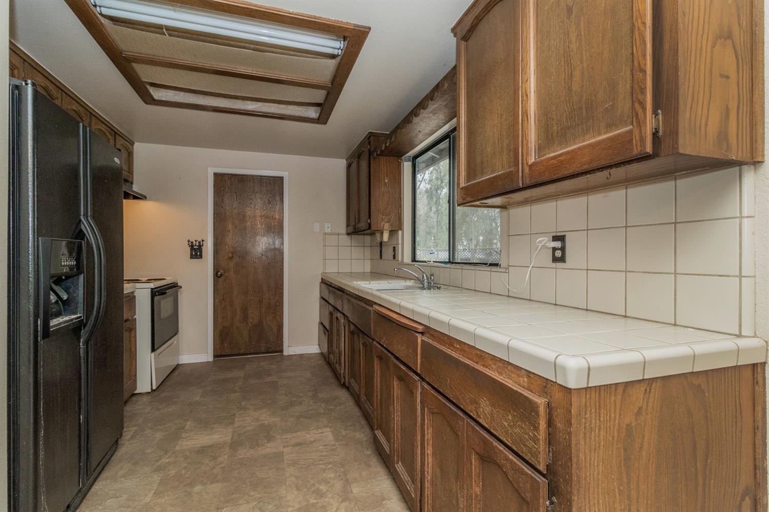 17307 Monreal Road Madera, CA 93636 - Photo 6 of 24 Gallery Image 6