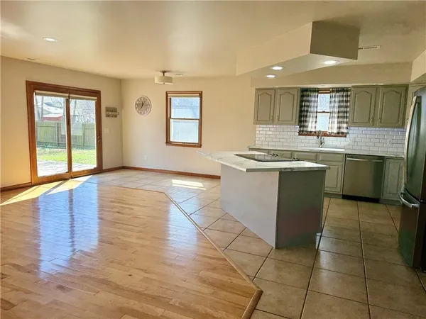 $215,000 | 711 Conger Avenue, Burlington, KS 66839