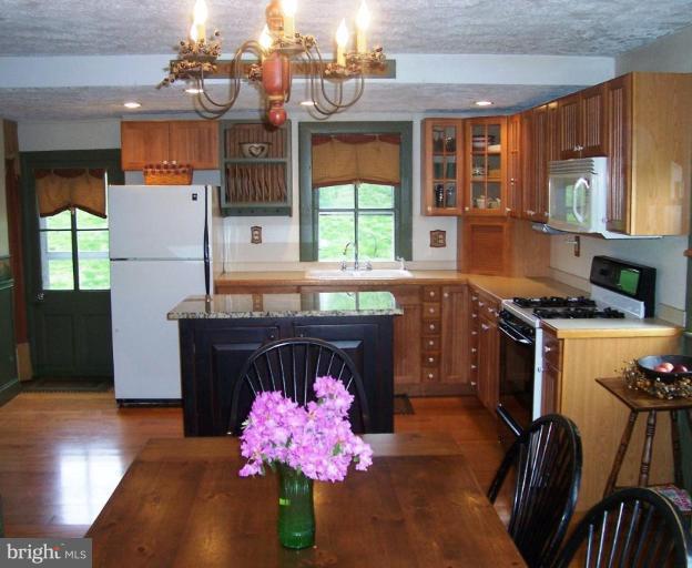 2434 Halter Road Westminster, MD 21158 - Photo 3 of 29 Kitchen