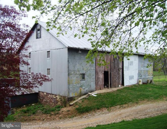 2434 Halter Road Westminster, MD 21158 - Photo 8 of 29 Barn