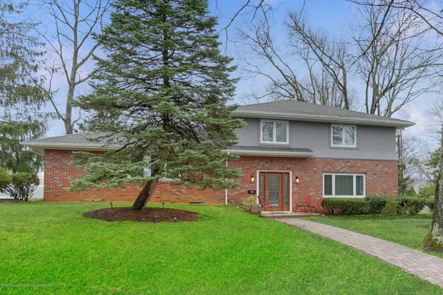 $48,500 | 181 Larchwood Avenue, Oakhurst, NJ 07755