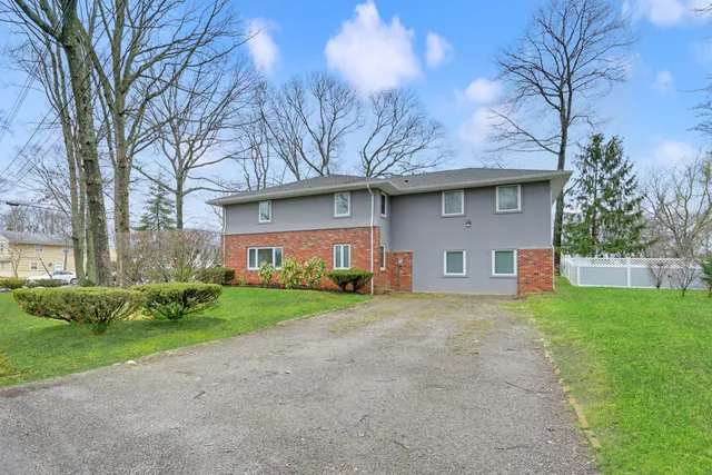 $48,500 | 181 Larchwood Avenue, Oakhurst, NJ 07755