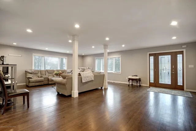 $48,500 | 181 Larchwood Avenue, Oakhurst, NJ 07755