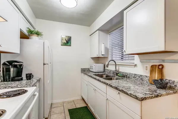 $2,700 | 6857 Betty Levy, San Antonio, TX 78227