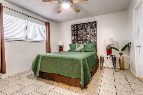 $2,700 | 6857 Betty Levy, San Antonio, TX 78227