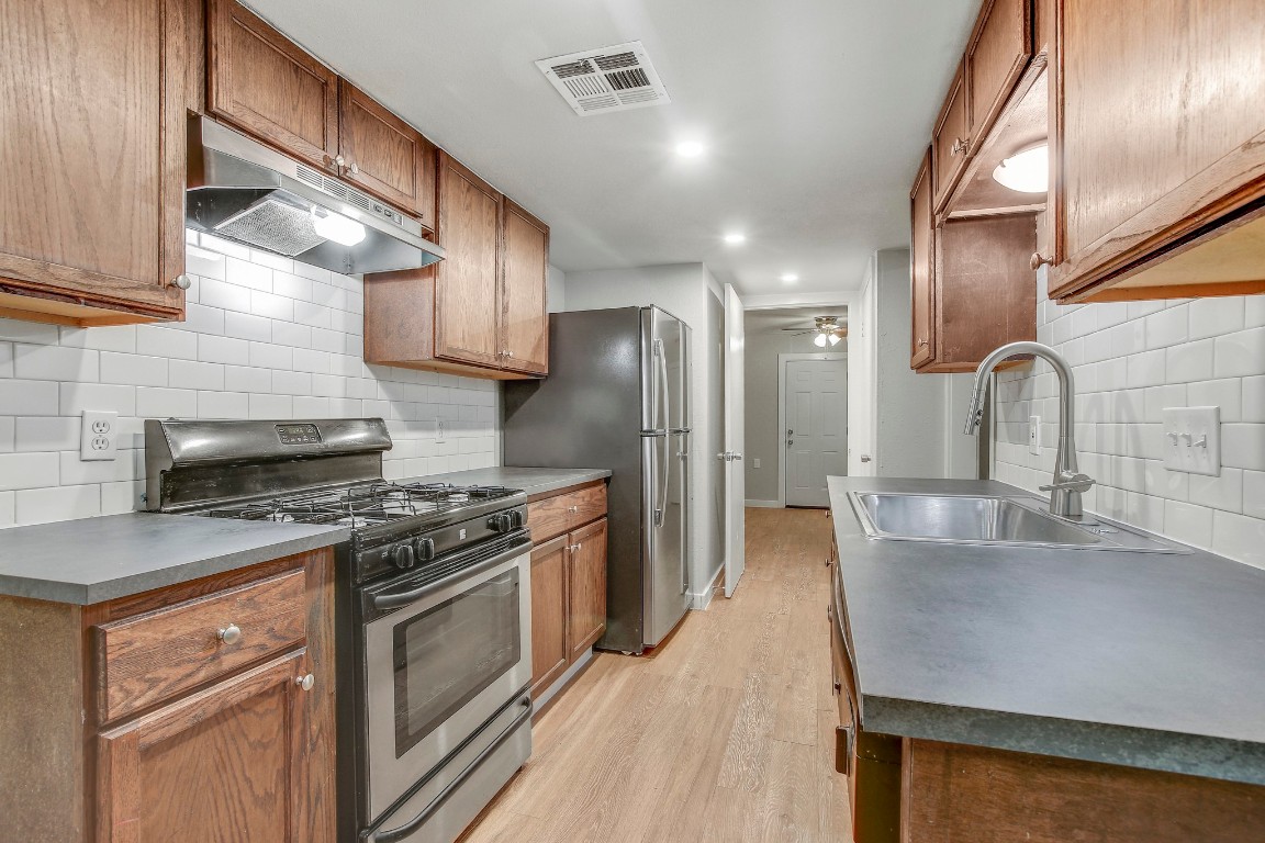 2414 Burleson Court, Unit A Austin, TX 78741 - Photo 11 of 39