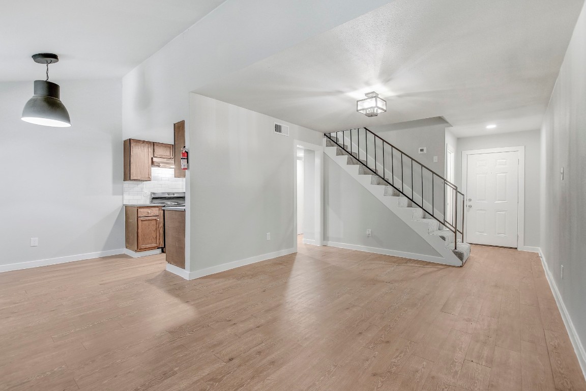 2414 Burleson Court, Unit A Austin, TX 78741 - Photo 3 of 39