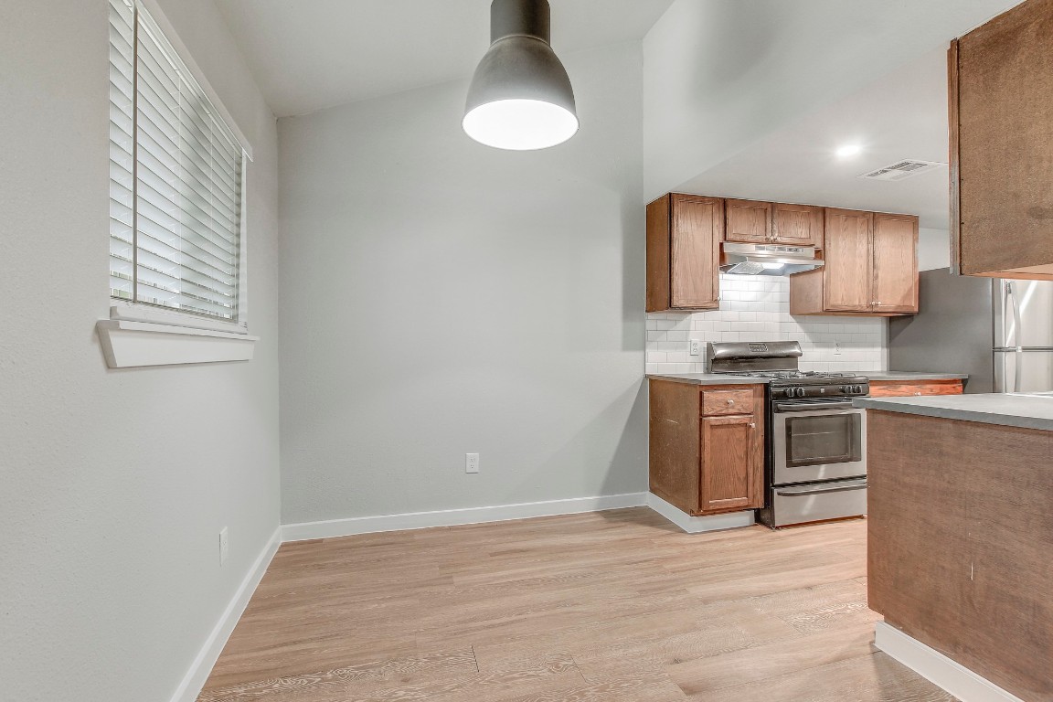 2414 Burleson Court, Unit A Austin, TX 78741 - Photo 5 of 39