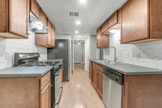 $1,600 | 2414 Burleson Court, Unit A, Austin, TX 78741