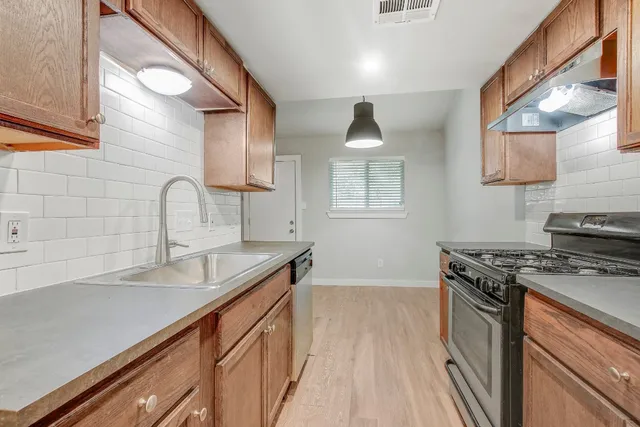 $1,600 | 2414 Burleson Court, Unit A, Austin, TX 78741