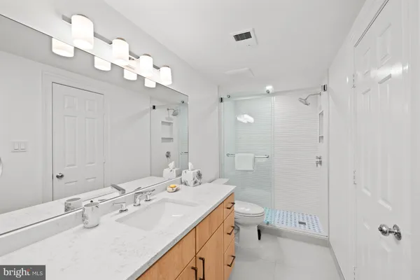 $1,998,000 | 18 Beman Woods Court, Potomac, MD 20854