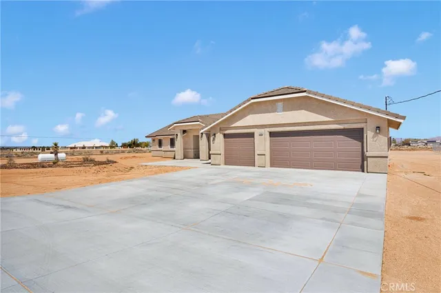 $559,900 | 10647 Central Road, Apple Valley, CA 92308