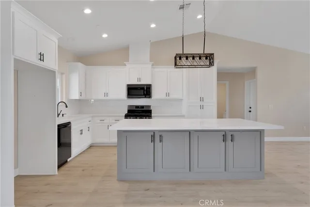 $559,900 | 10647 Central Road, Apple Valley, CA 92308