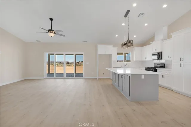 $559,900 | 10647 Central Road, Apple Valley, CA 92308