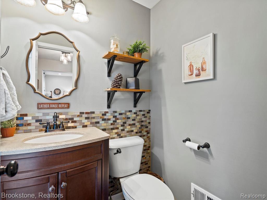 1601 Dancer Drive Rochester Hills, MI 48307 - Photo 19 of 43