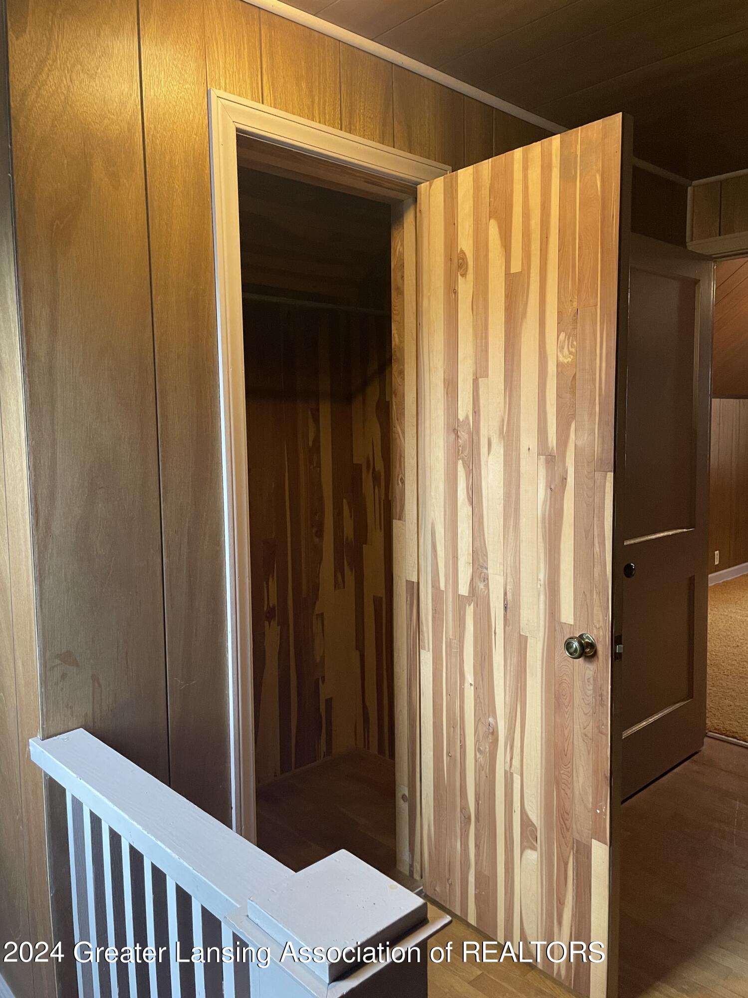 2009 Alpha Street Lansing, MI 48910 - Photo 16 of 26 14