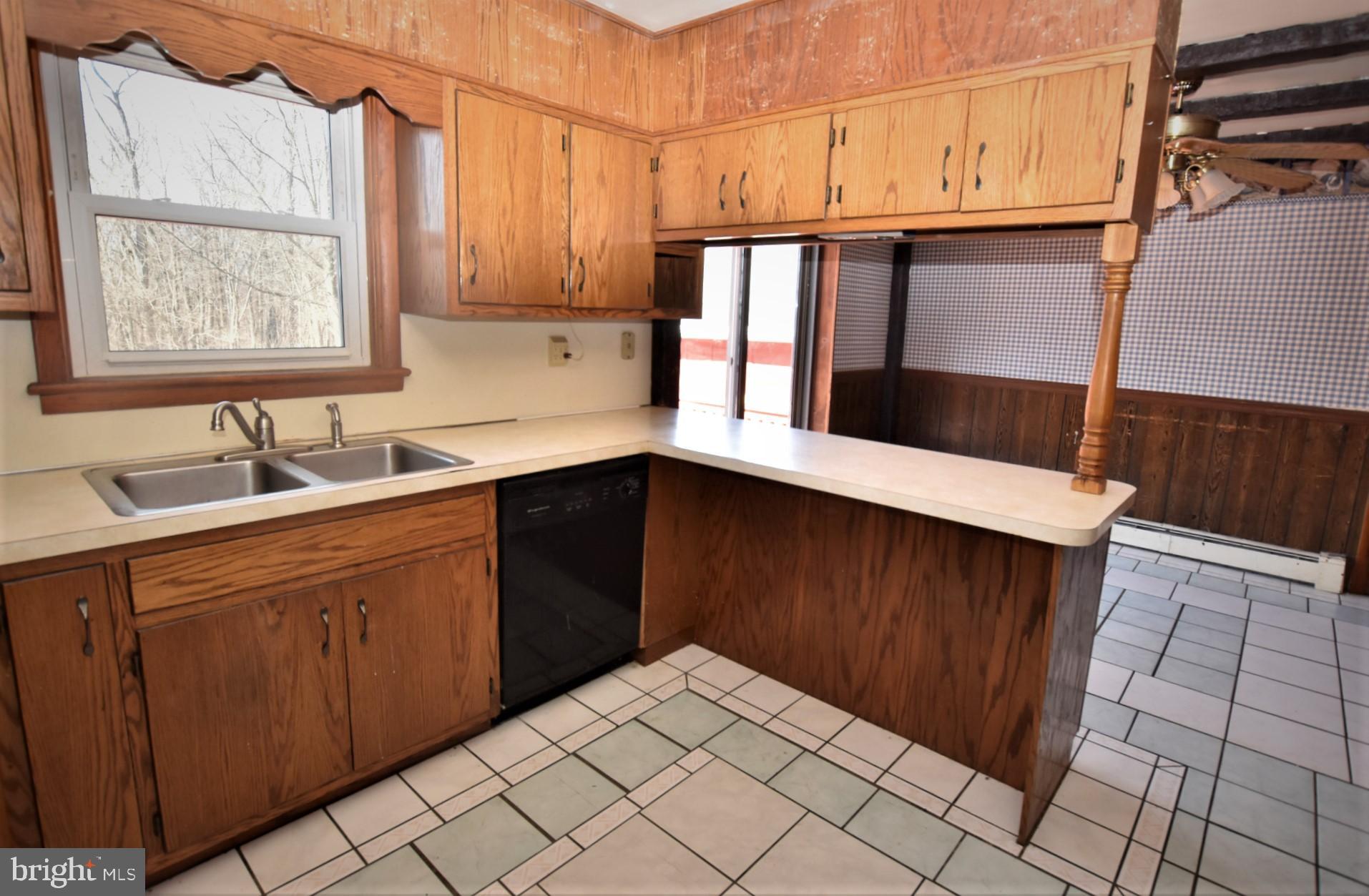 445 Beck Mill Road Hanover, PA 17331 - Photo 10 of 46 Breakfast bar, tile floors