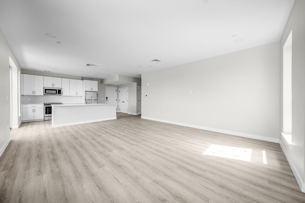 157 Chestnut Street, Unit 401 Chelsea, MA 02150 - Photo 4 of 13