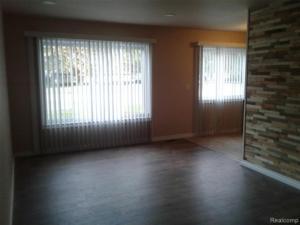 5200 23 Mile Road, Unit 4 Utica, MI 48316 - Photo 12 of 13