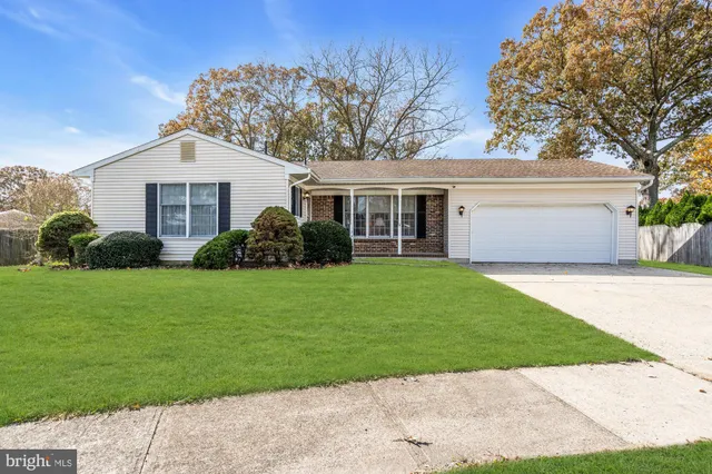 $499,000 | 704 Oak Court, Lanoka Harbor, NJ 08734