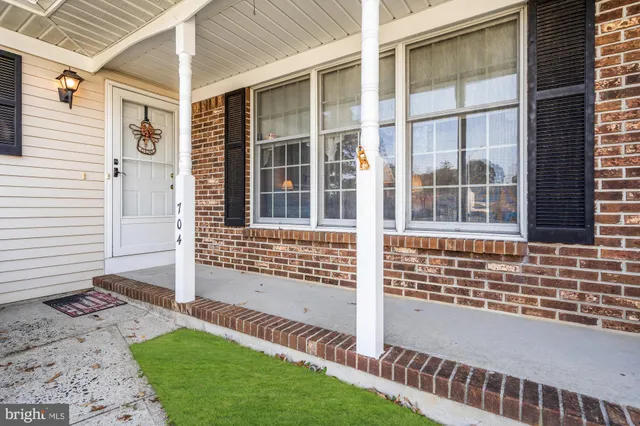 $499,000 | 704 Oak Court, Lanoka Harbor, NJ 08734