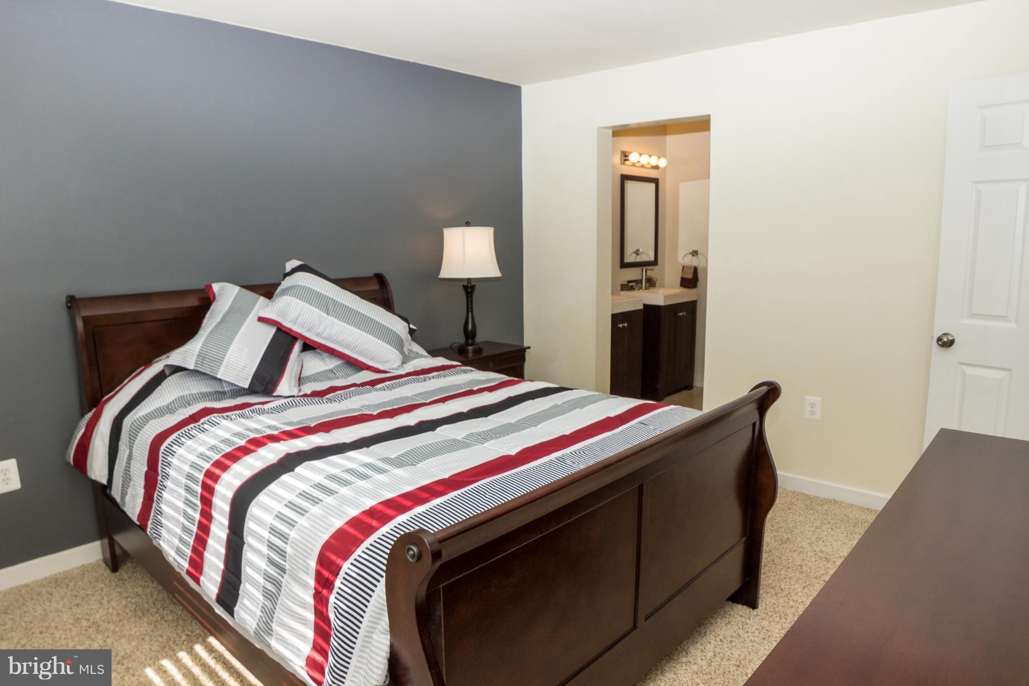 325 Pleasanton Road, Unit B22 Westminster, MD 21157 - Photo 11 of 26 Spacious master bedroom