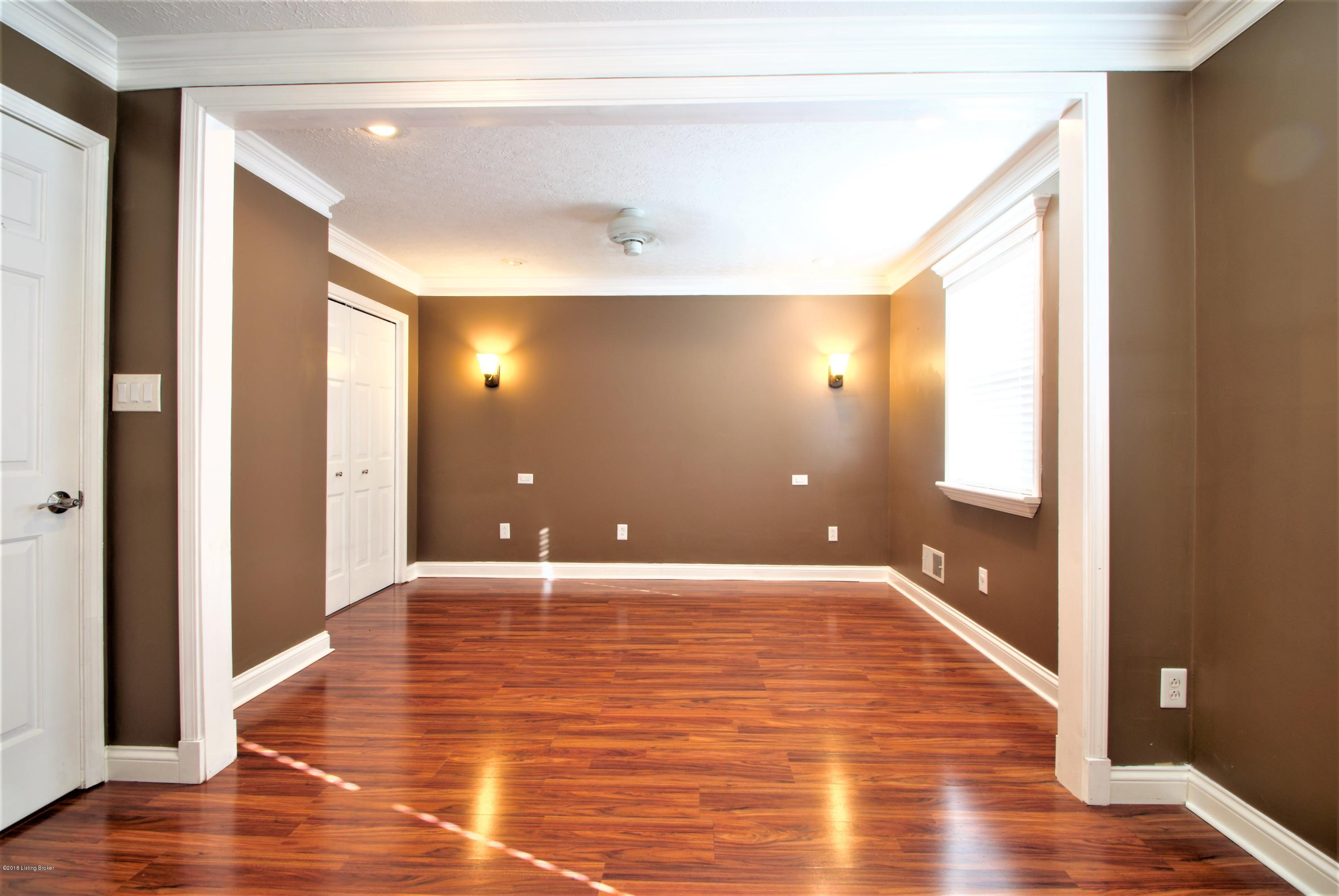 11302 Angelina Road Louisville, KY 40229 - Photo 21 of 37 DSC_1301