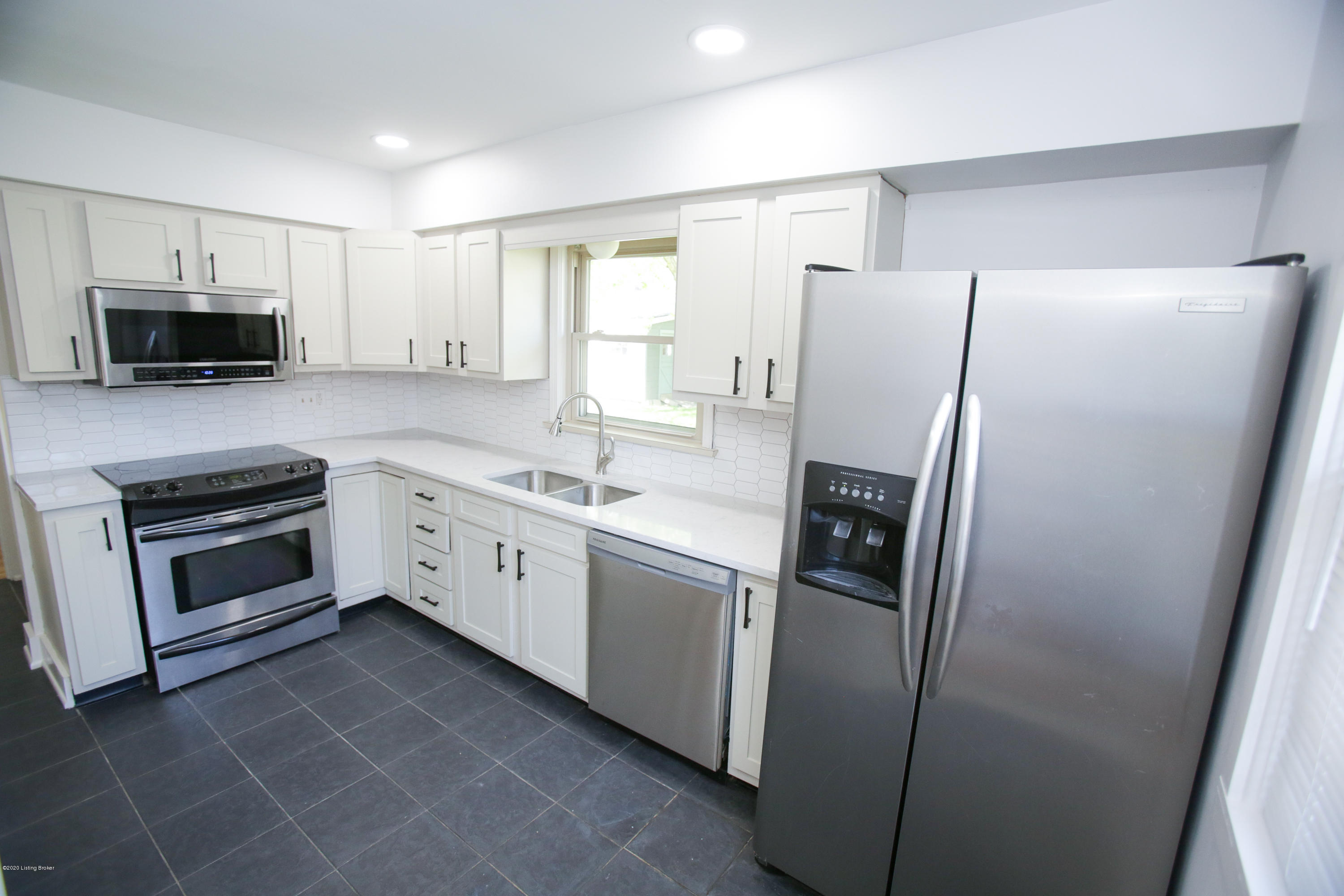322 Brunswick Road Louisville, KY 40207 - Photo 43 of 48 brunswick118
