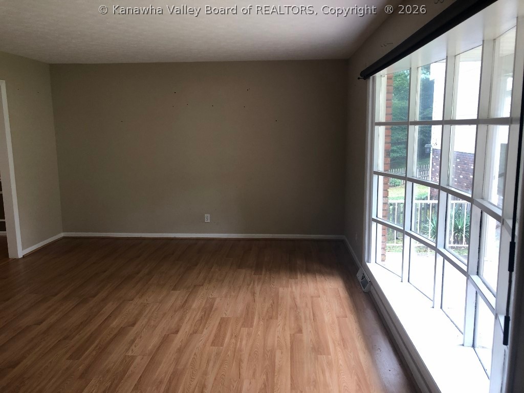 5330 Bentbrook Road Charleston, WV 25313 - Photo 4 of 18 Gallery Image 4