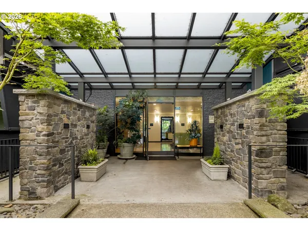 $435,000 | 16250 Pacific Highway, Unit 76, Lake Oswego, OR 97034