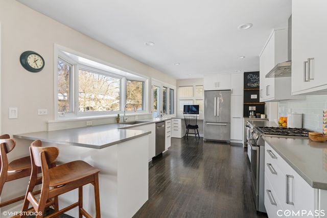 $757,500 | 745 Elder Court, Glencoe, IL 60022