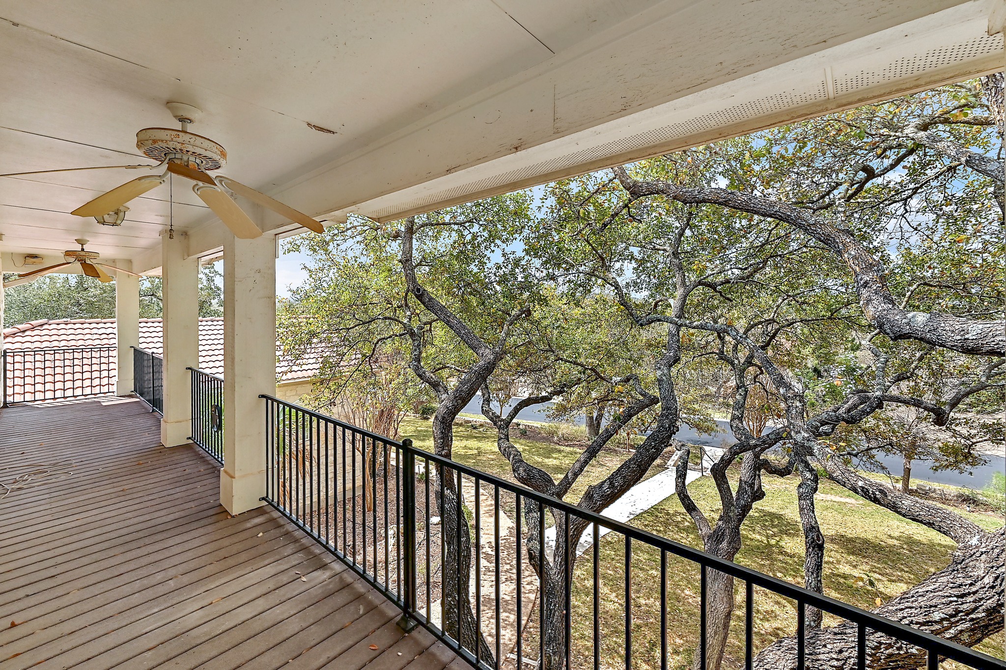 22 Hedgebrook Way The Hills, TX 78738 - Photo 33 of 40 a view of a porch