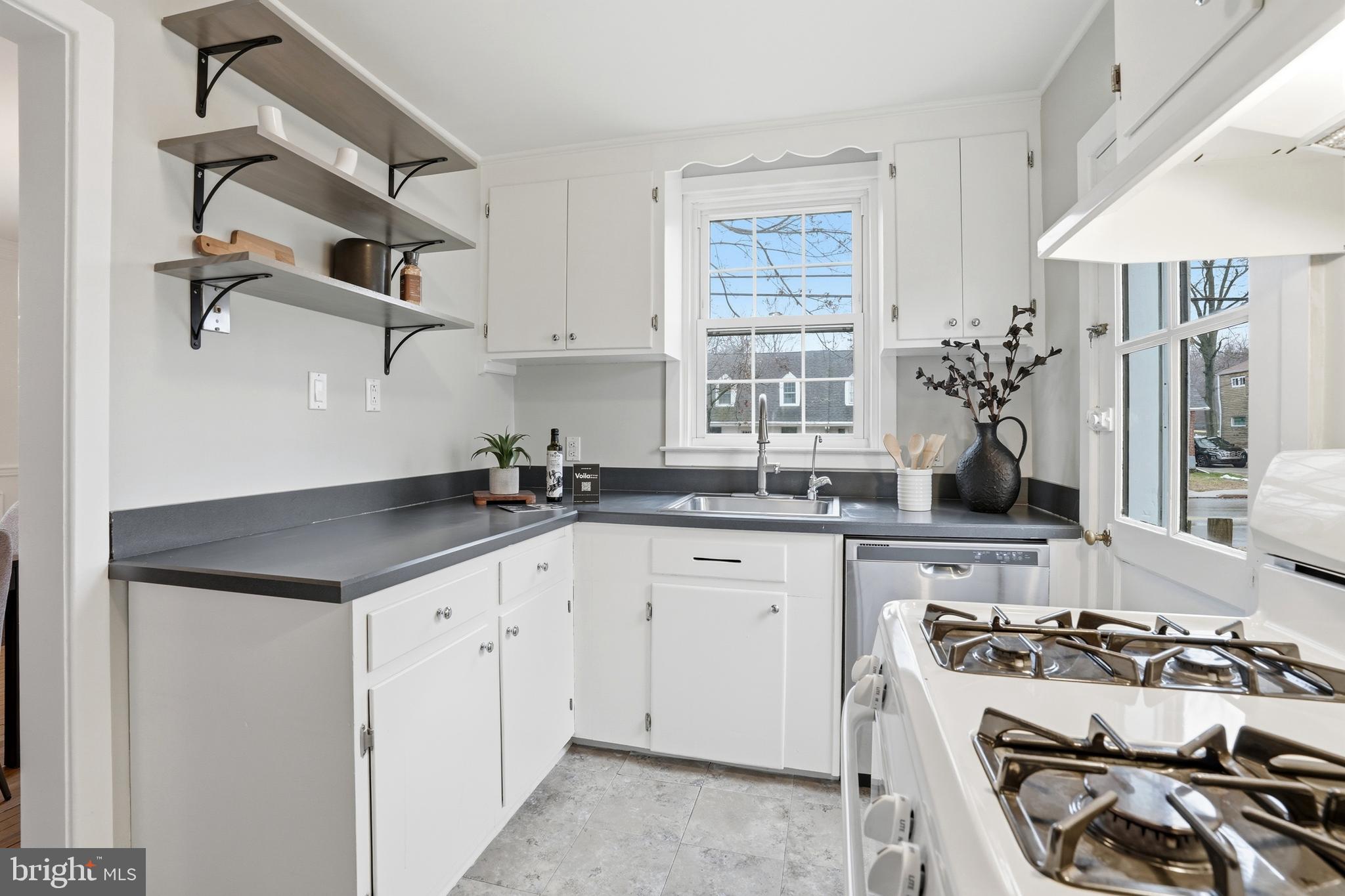 1045 Edgerton Road Secane, PA 19018 - Photo 16 of 62