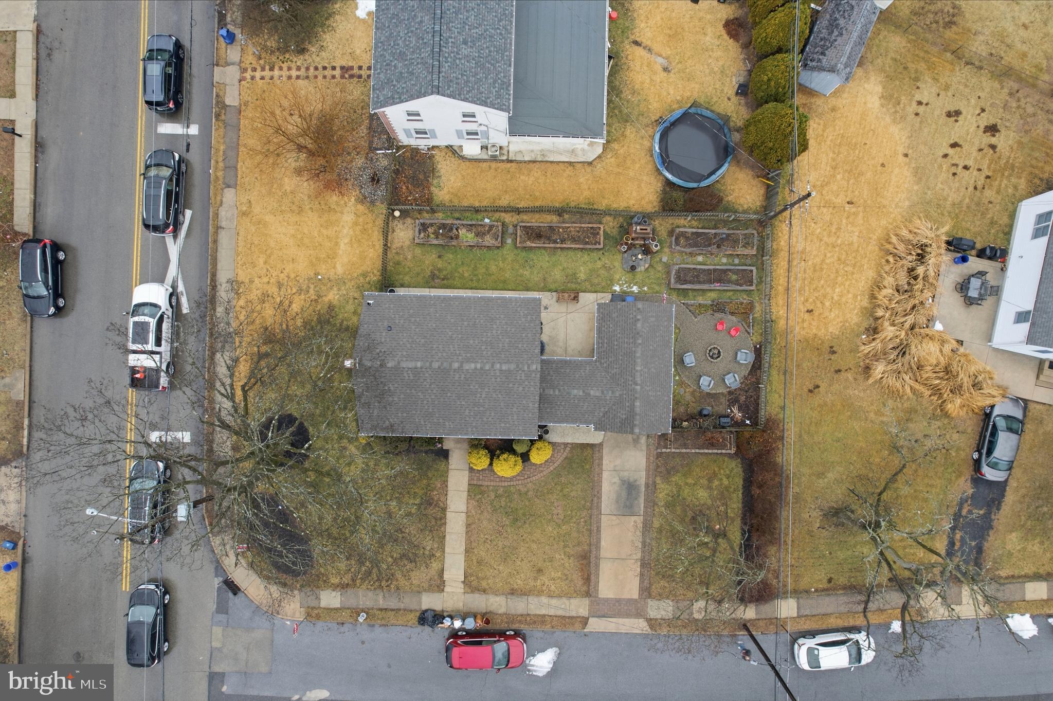 1045 Edgerton Road Secane, PA 19018 - Photo 4 of 62