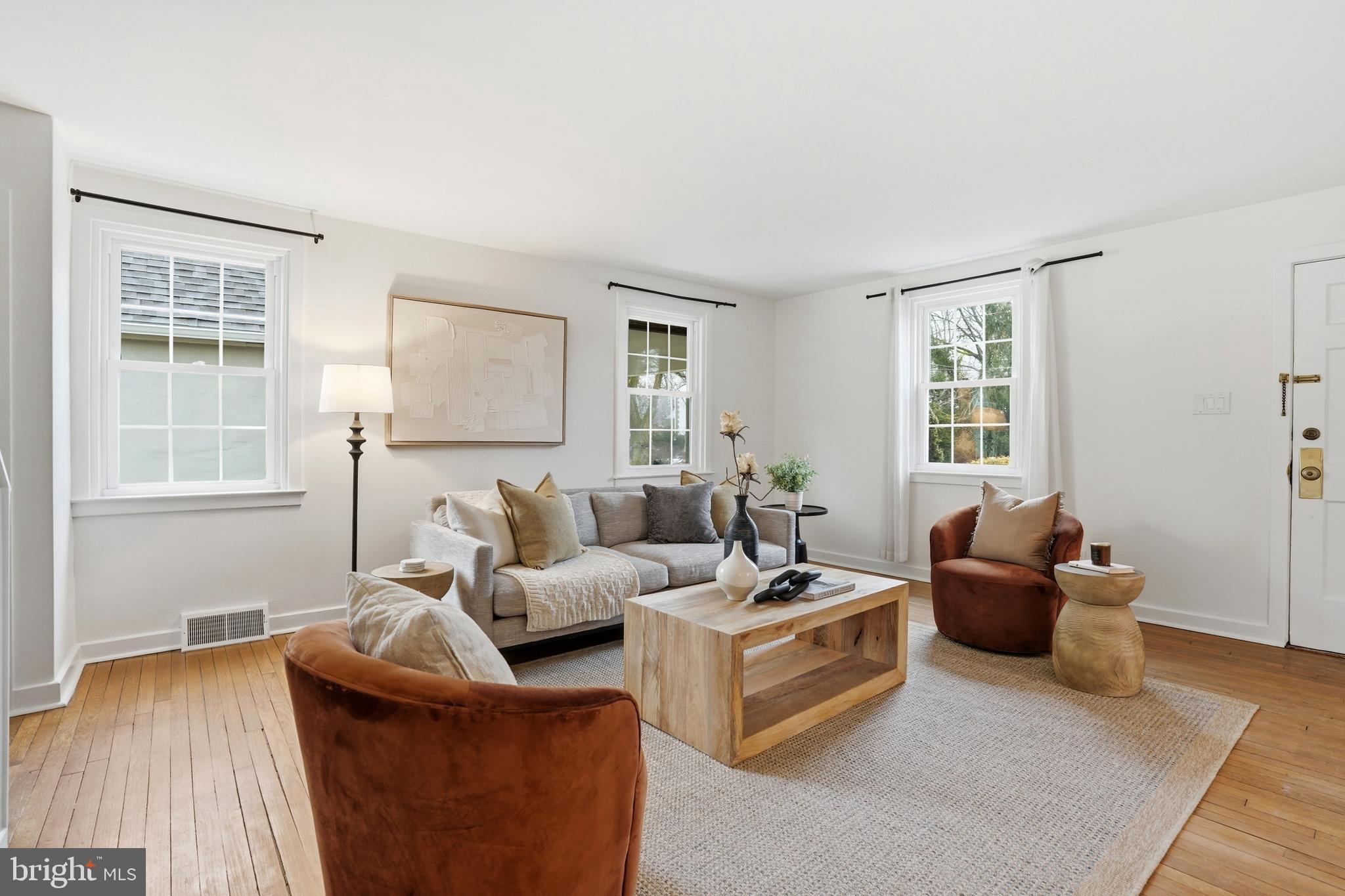 1045 Edgerton Road Secane, PA 19018 - Photo 6 of 62