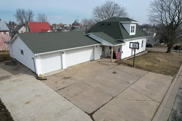 $219,900 | 529 South Harrison Street, Lancaster, WI 53813