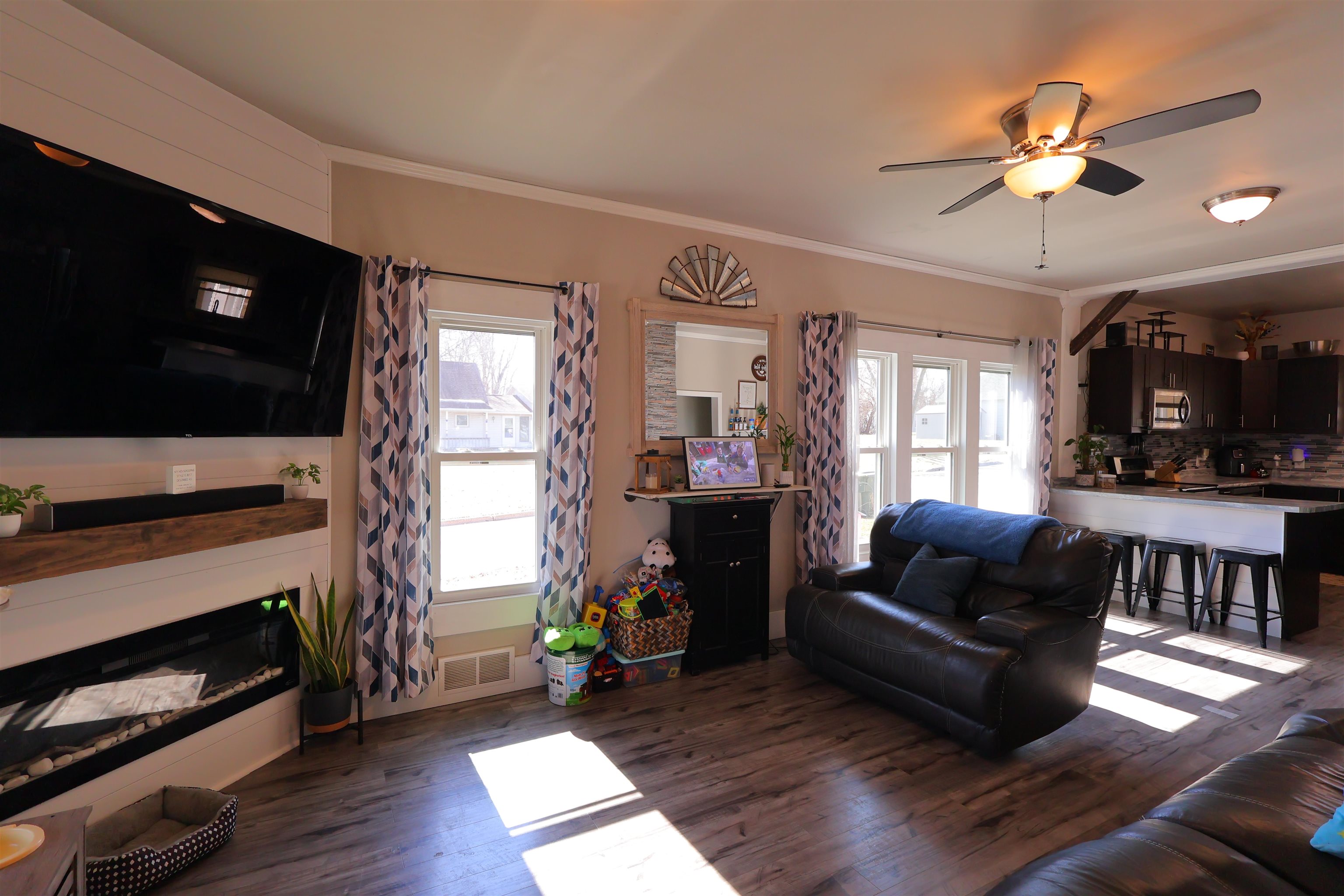 529 South Harrison Street Lancaster, WI 53813 - Photo 11 of 27