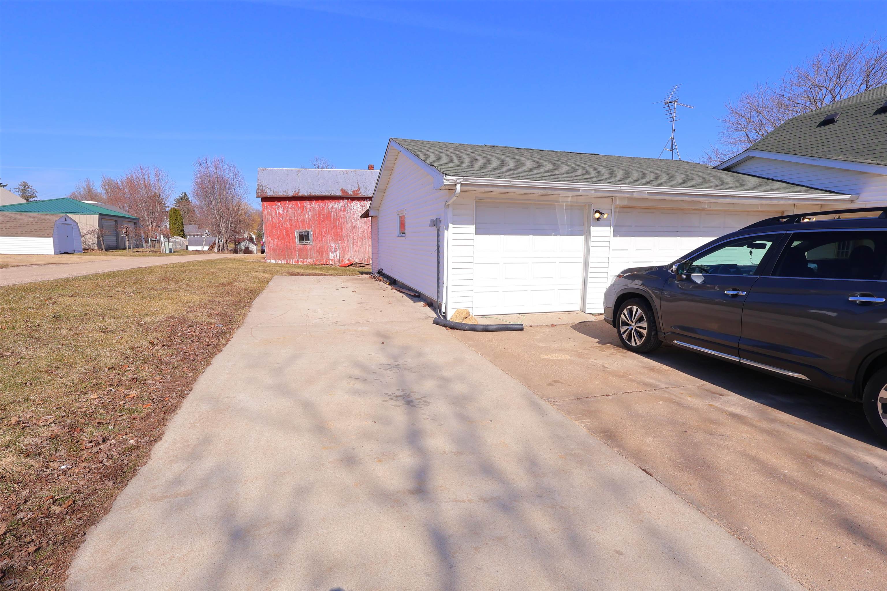 529 South Harrison Street Lancaster, WI 53813 - Photo 24 of 27